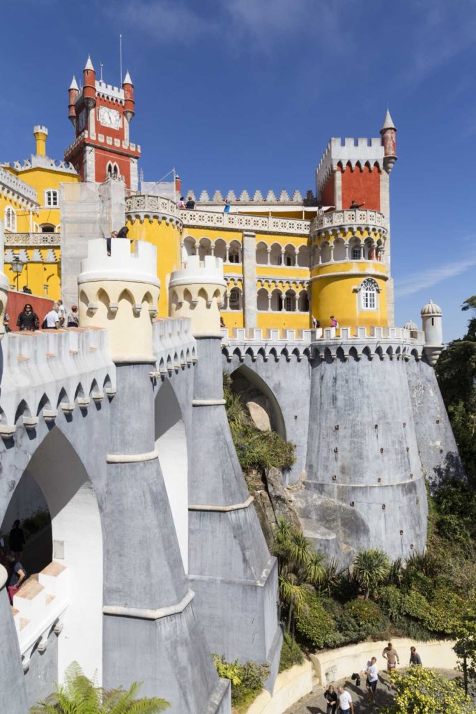 Bate-voltas de Lisboa - A principal atração a se visitar em um dia em Sintra é o Palácio da Pena