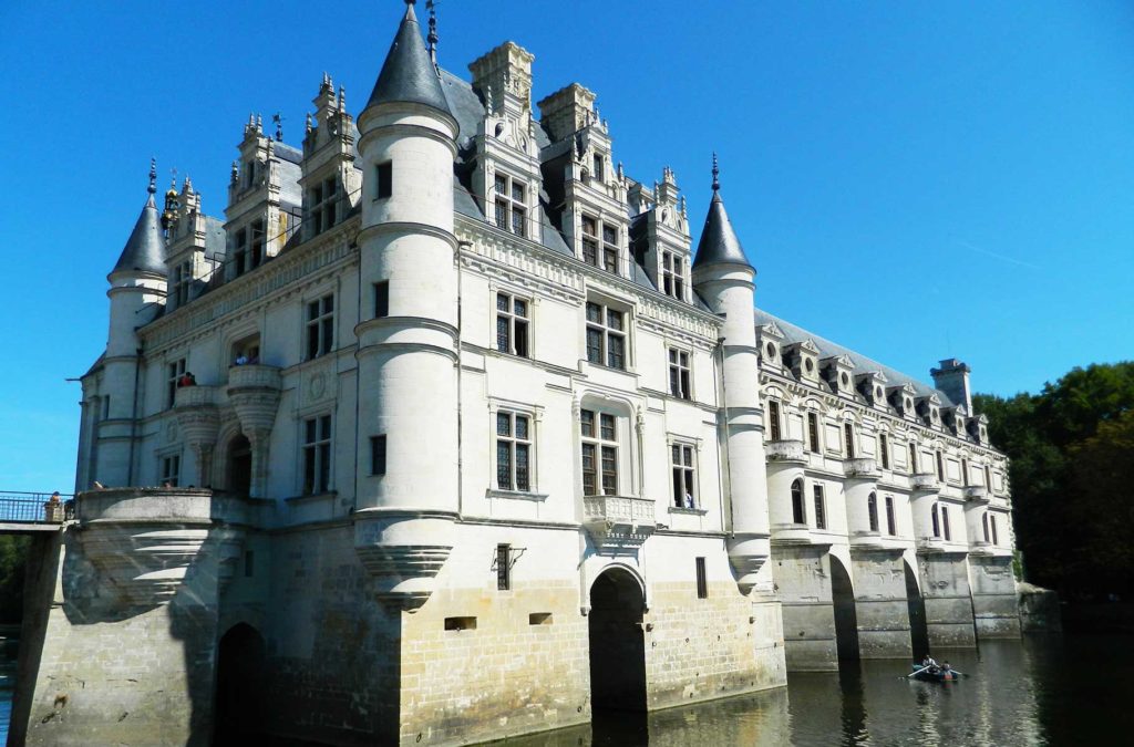 Bate-voltas de Paris - O Castelo de Chenonceua visto do jardim de Catarina de Médices