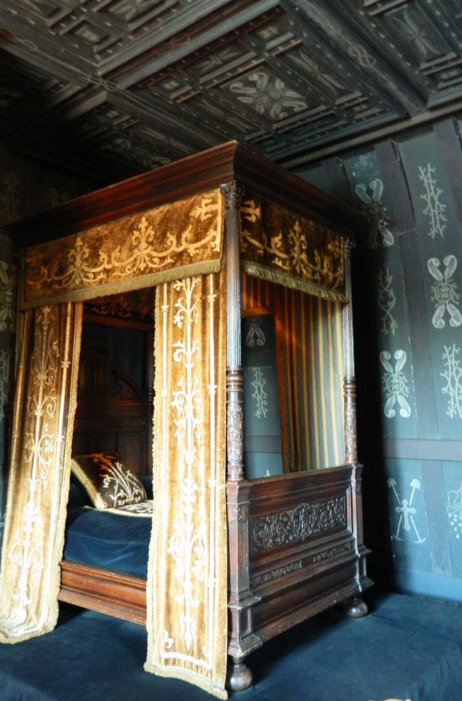 Bate-voltas de Paris - O interior do Castelo de Chenonceau é todo decorado com mobiliário medieval
