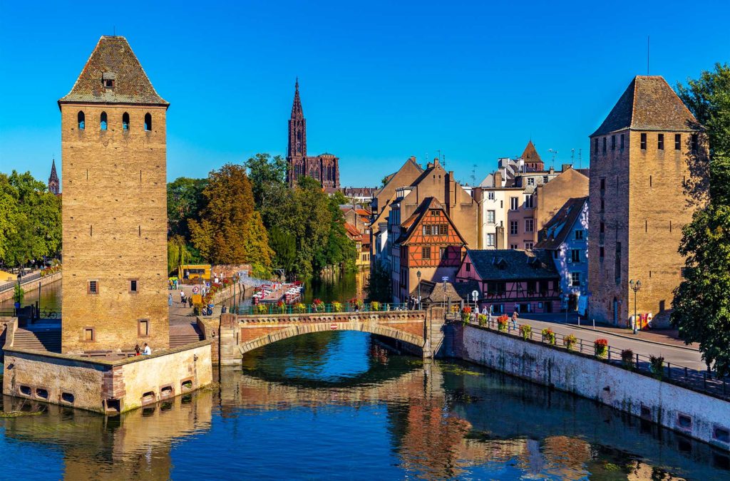 Bate-voltas de Paris - As Ponts Couverts são uma das grandes atrações de Estrasburgo