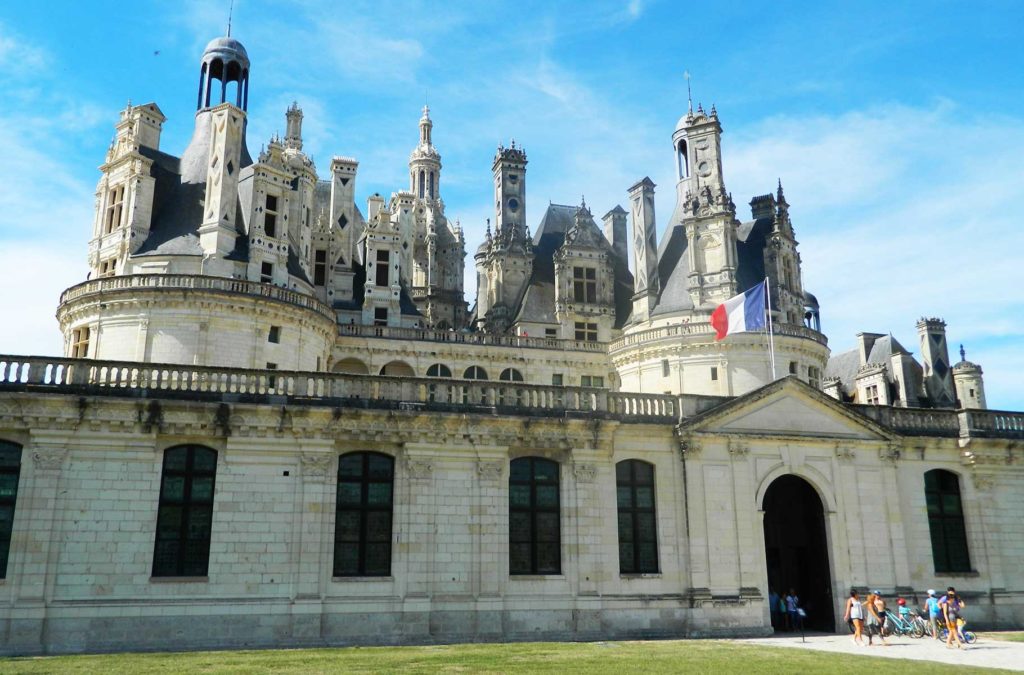 Castelos na França - Portão de entrada do Château de Chambord