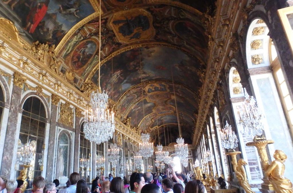 Castelos na França - O Salão dos Espelhos é o grande destaque do interior de Versailles