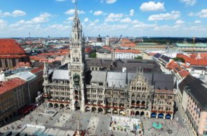 Marienplatz vista do alto da torre da Peterskirche, em Munique