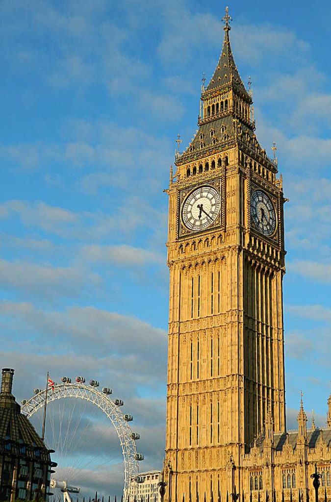 O que fazer no Reino Unido - Elizabeth é a torre do Parlamento que abriga o Big Ben