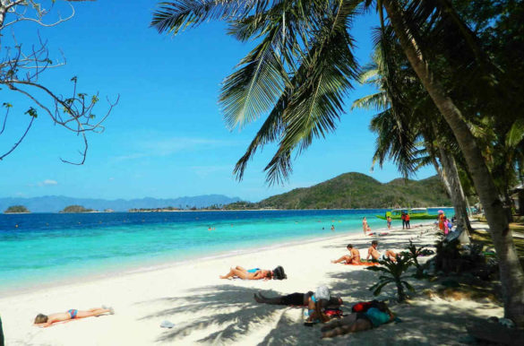 Praias de areia branca Praias de areia branca - Banana Island, nas Filipinas
