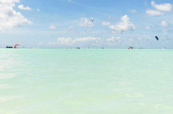 Praias de areia branca Praias de areia branca - Palm Beach, em Aruba
