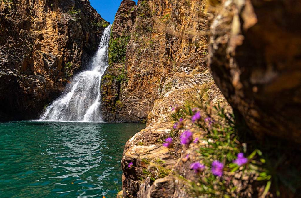 Cachoeira da Caverna faz parte do Complexo de Cachoeiras dos Macaquinhos, na Chapada dos Veadeiros