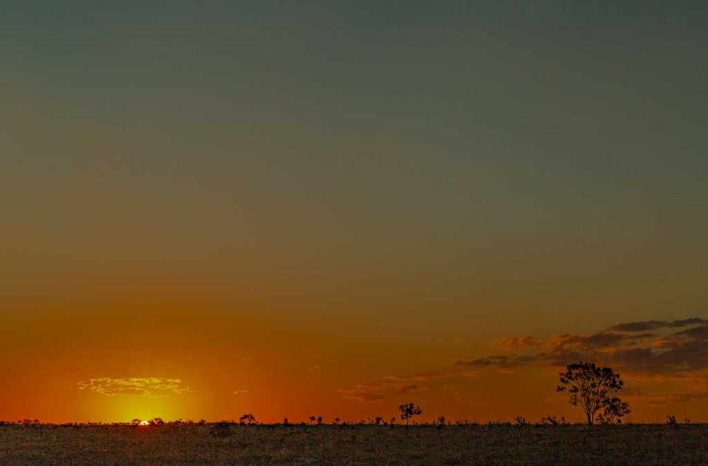 Pôr do sol no cerrado, no caminho de volta das Cataratas dos Couros