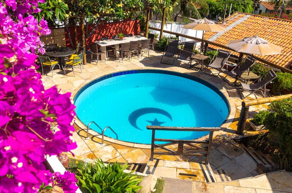 Piscina da Pousada Lua Estrela, em Canoa Quebrada (CE)