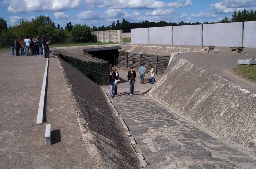 Local de execuções do antigo campo de concentração foi preservado no Memorial de Sachsenhausen
