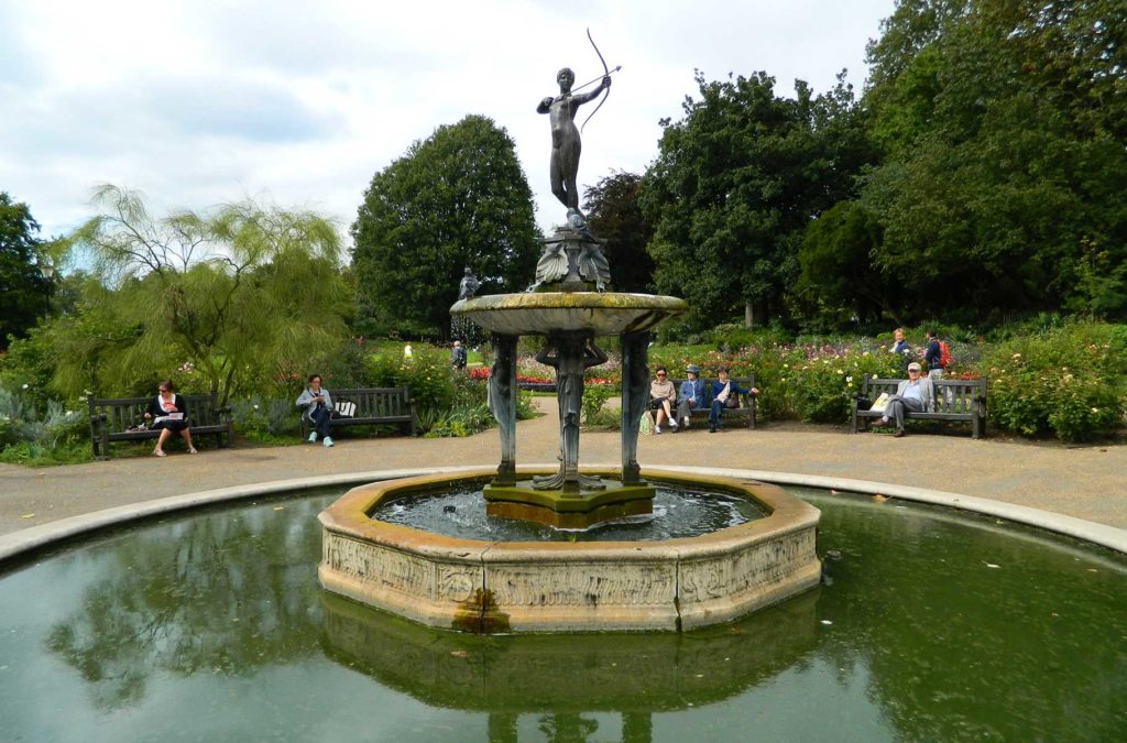 Fonte do jardim de rosas do Hyde Park, em Londres