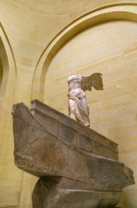 O que ver no Louvre - Vitória de Samotrácia