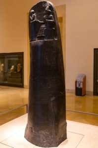 O que ver no Louvre - Código de Hamurabi