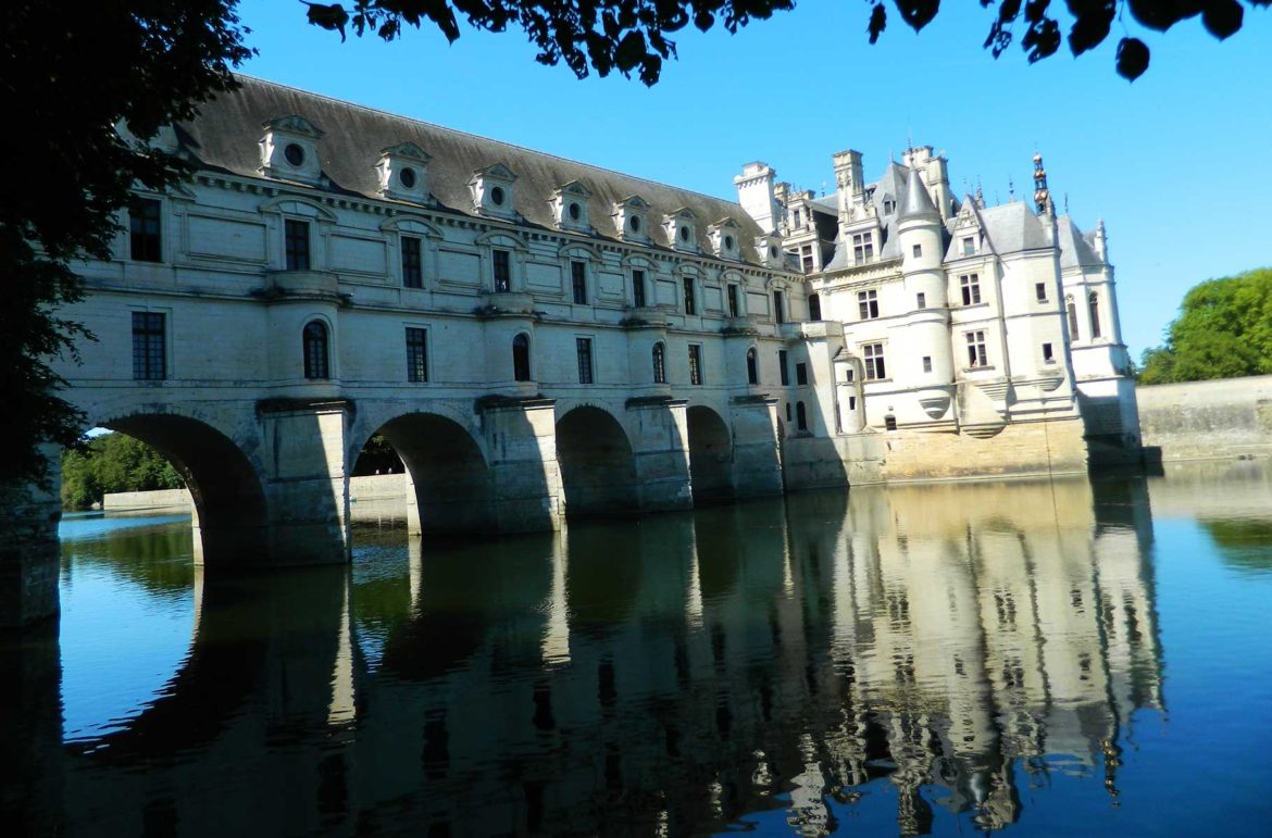 Rio passa sob o Castelo de Chenonceau