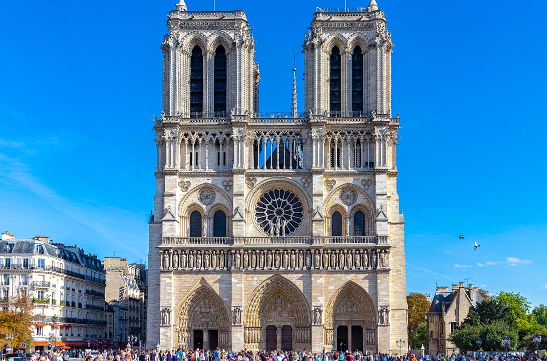 Fachada da Catedral de Notre-Dame, em Paris
