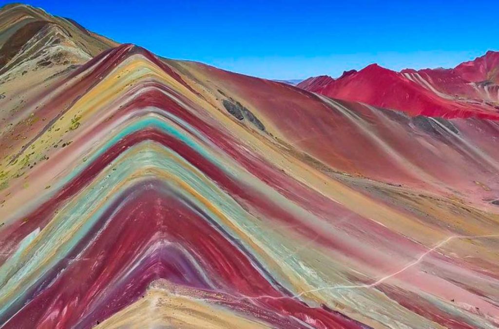 Montanha Vinicunca, ou Arco-Íris, vista desde o mirante