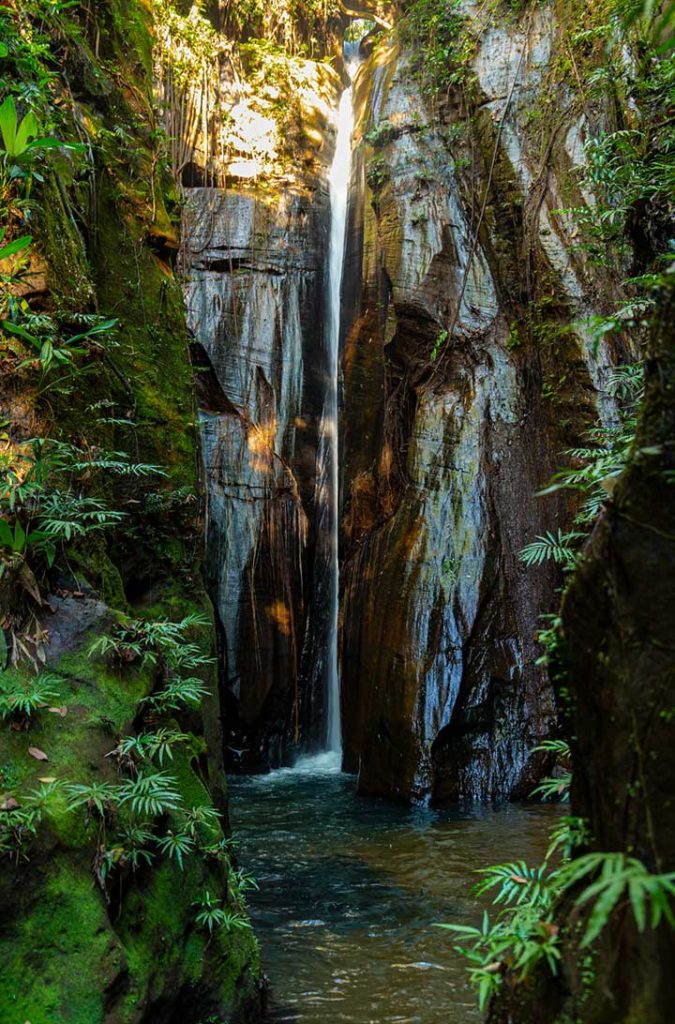 Cachoeira da Pedra Furada, no Complexo da Pedra Caída