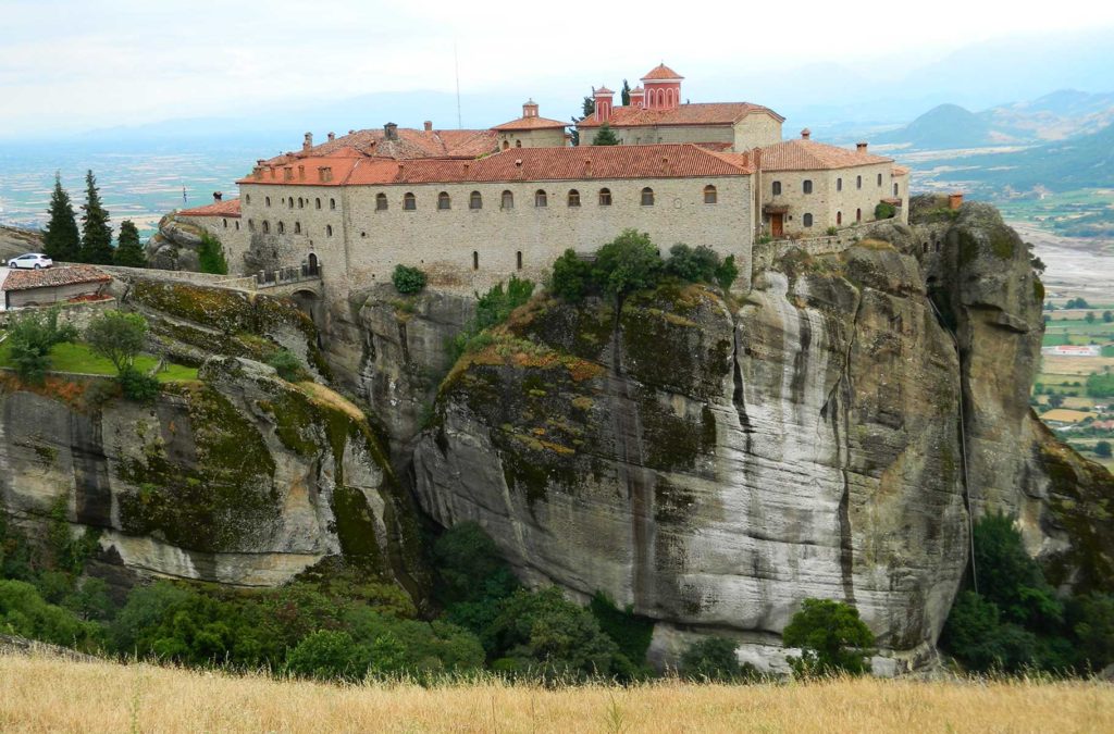 Mosteiro de São Estevão visto desde o segundo mirante da rodovia que leva aos Mosteiros de Meteora
