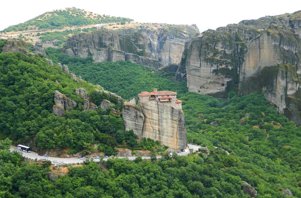 Vista do Mosteiro de São Nicolau Anapausas, na Grécia
