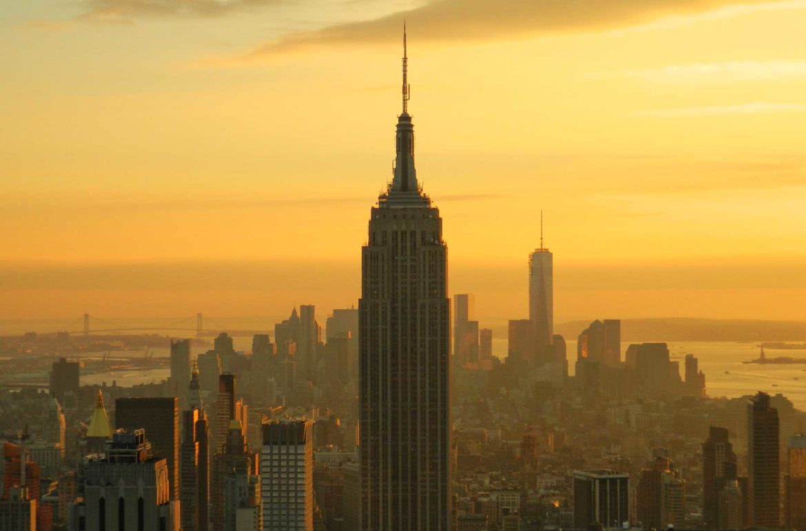 O que fazer em Nova York: 12 atrações que você não pode perder Empire State visto do Top of the Rock ao entardecer