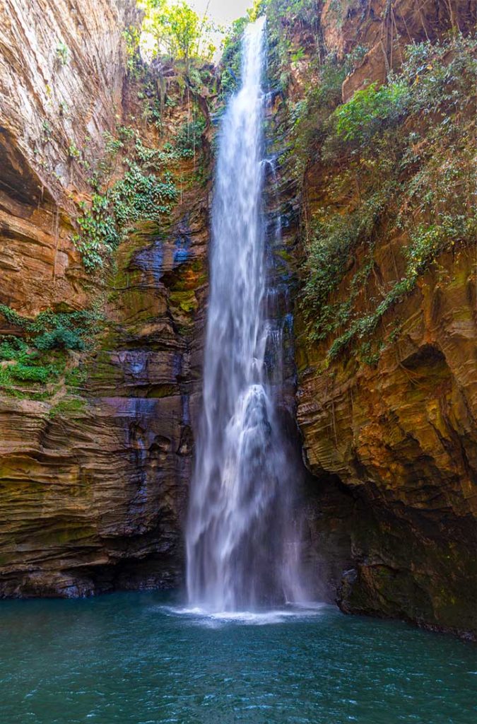 Cachoeira Santa Bárbara, no Complexo Turístico Poço Azul