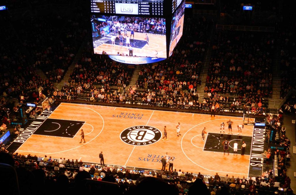 Jogo de basquete da NBA no Barclays Center, no Brooklyn