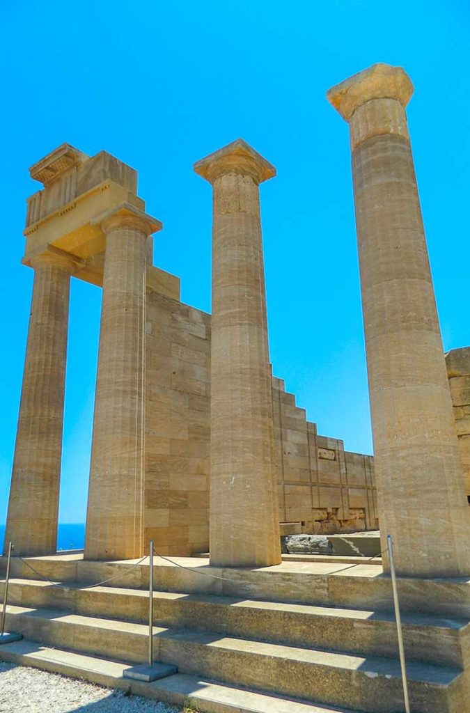 Ruínas do Templo de Athena, na Acrópole de Lindos