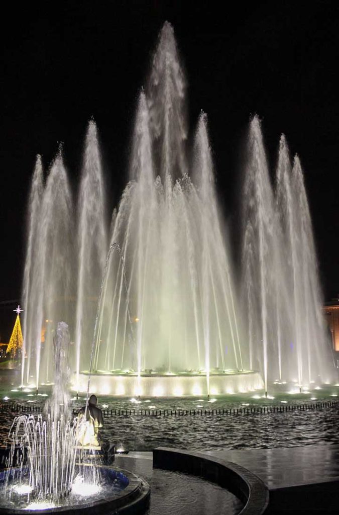 Fonte do Circuito Mágico del Agua, em Lima