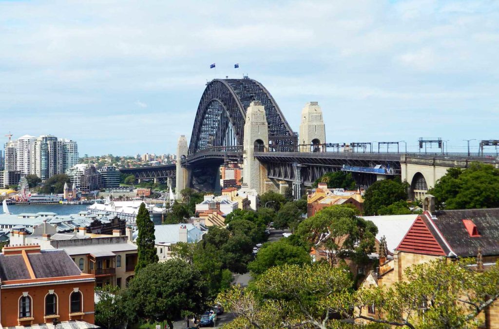 Harbour Bridge vista desde o Observatory Hill Park, em Sydney