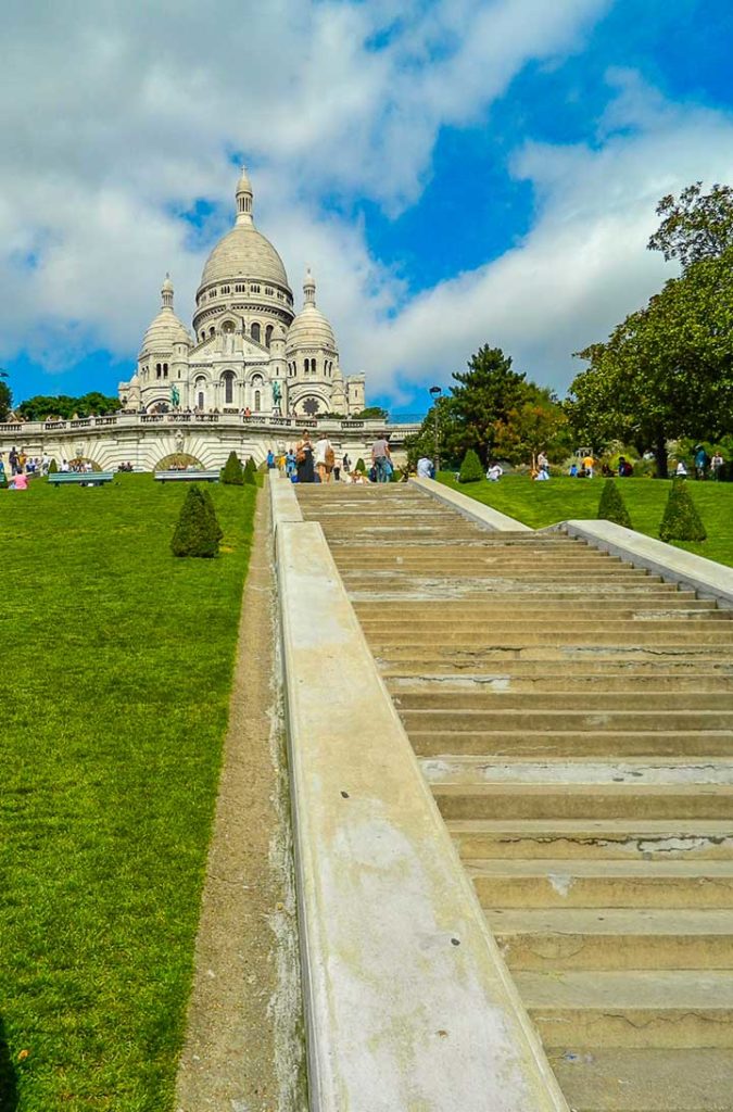 Escadarias da Basílica do Sacré Coeur, em Paris