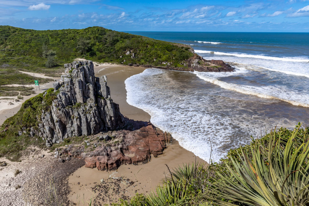 Praia e pedra da Guarita vistos do topo da Torre Sul