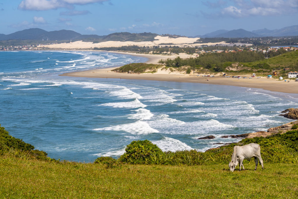 Praias do Luz e Ibiraquera vistas da trilha para o Rosa